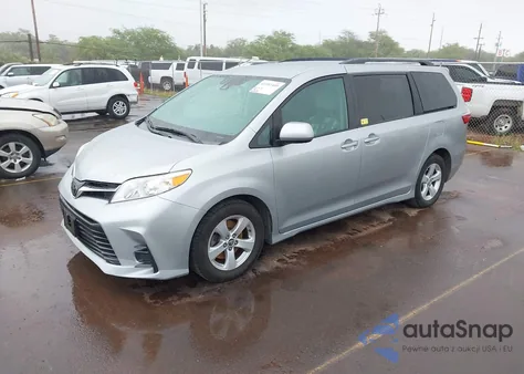 2020 Toyota Sienna Le z USA, uszkodzony, nr VIN 5TDKZ3DC2LS053563
